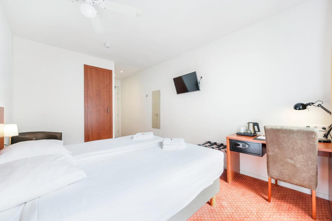 Ambassador City Centre Hotel Гарлем Екстер'єр фото
